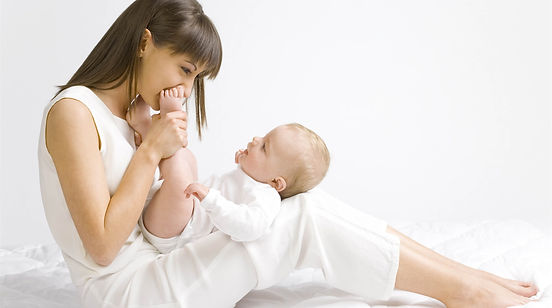 Mother-and-baby-love-happy_2560x1440.jpg