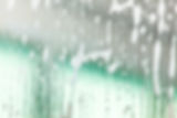 Glasscheibe mit Seifenwasser