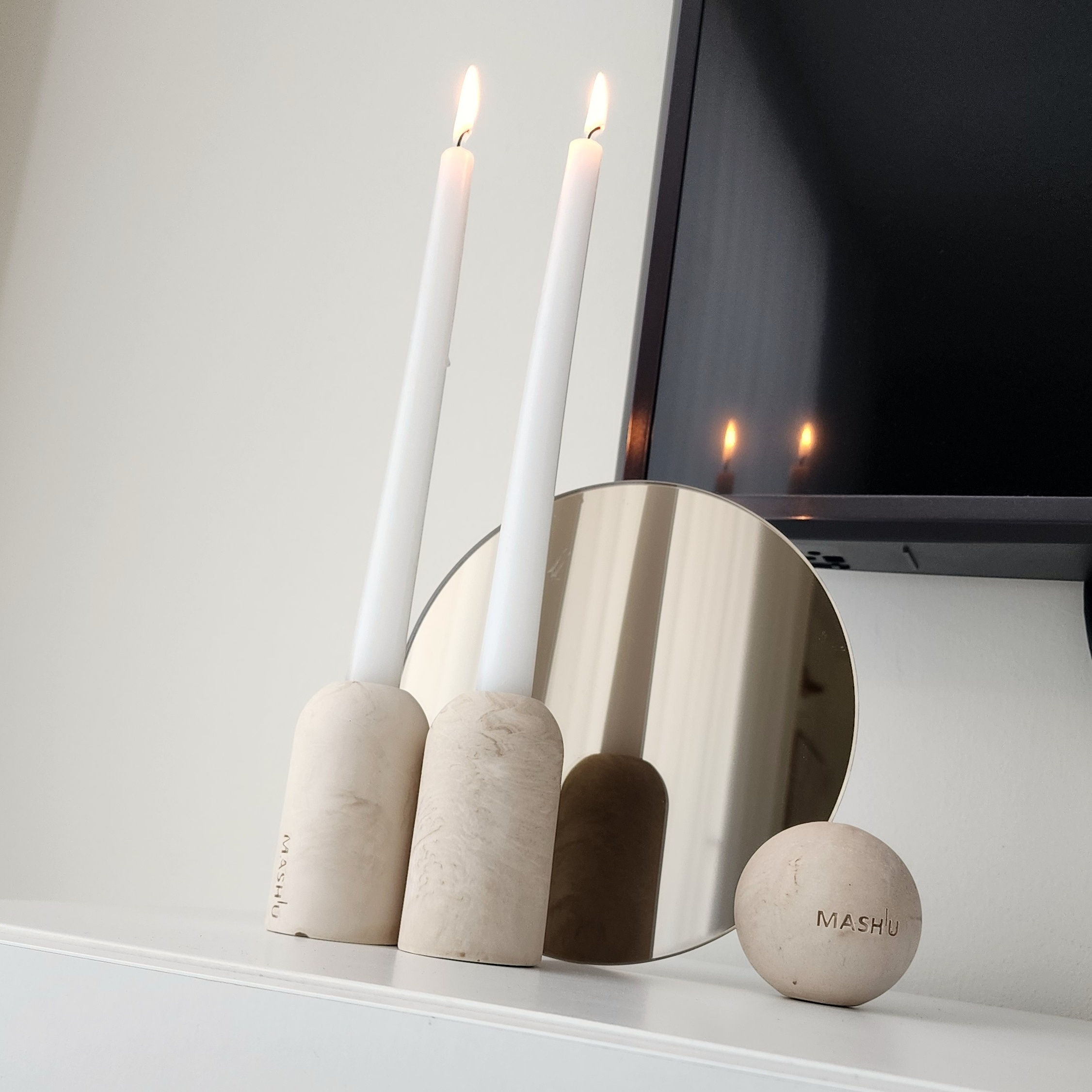 זוג פמוטי אֲבוּקָה