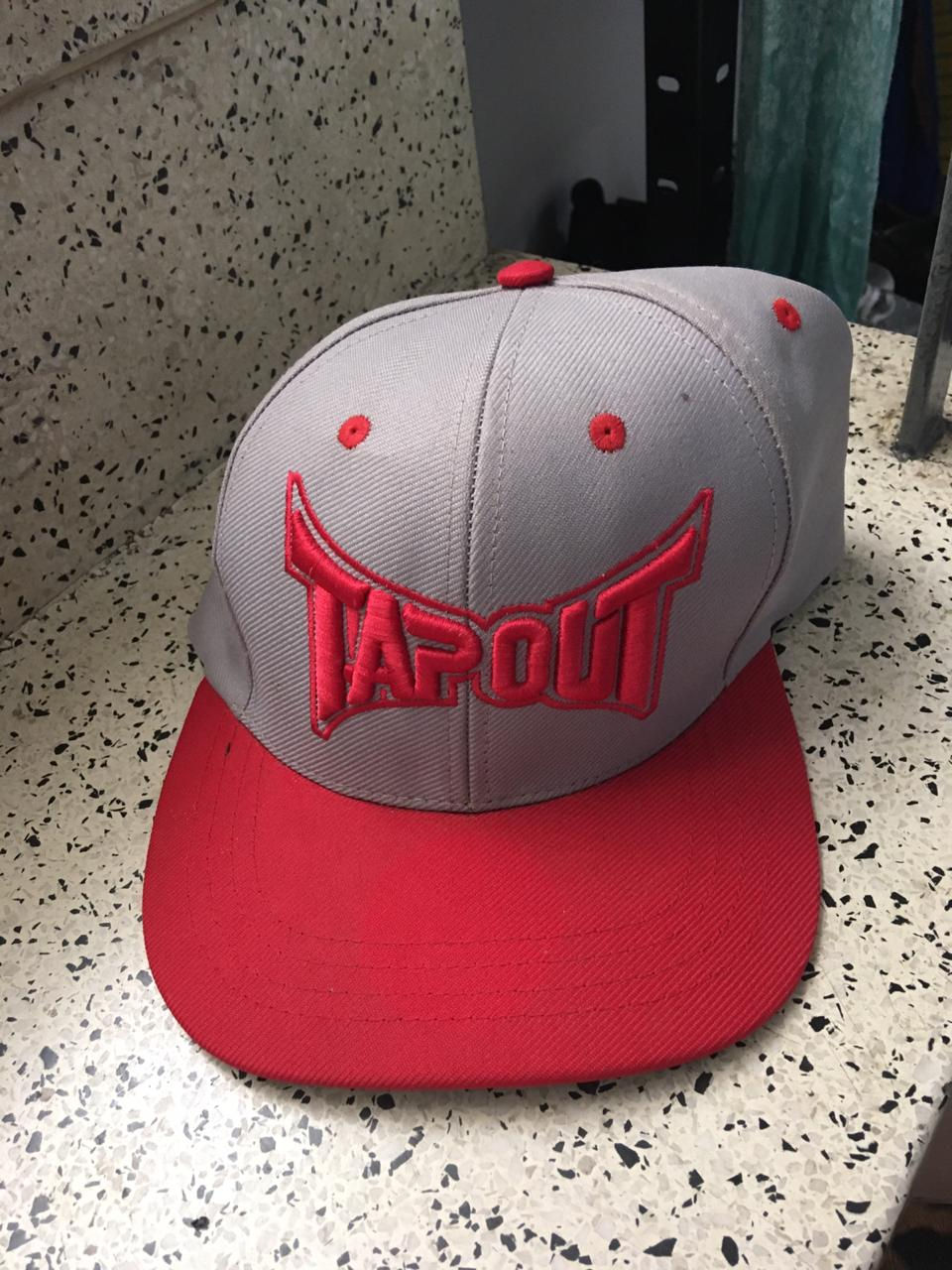 Boné TapOut