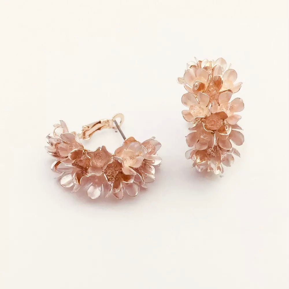 ZOE EARRING (ROSE)