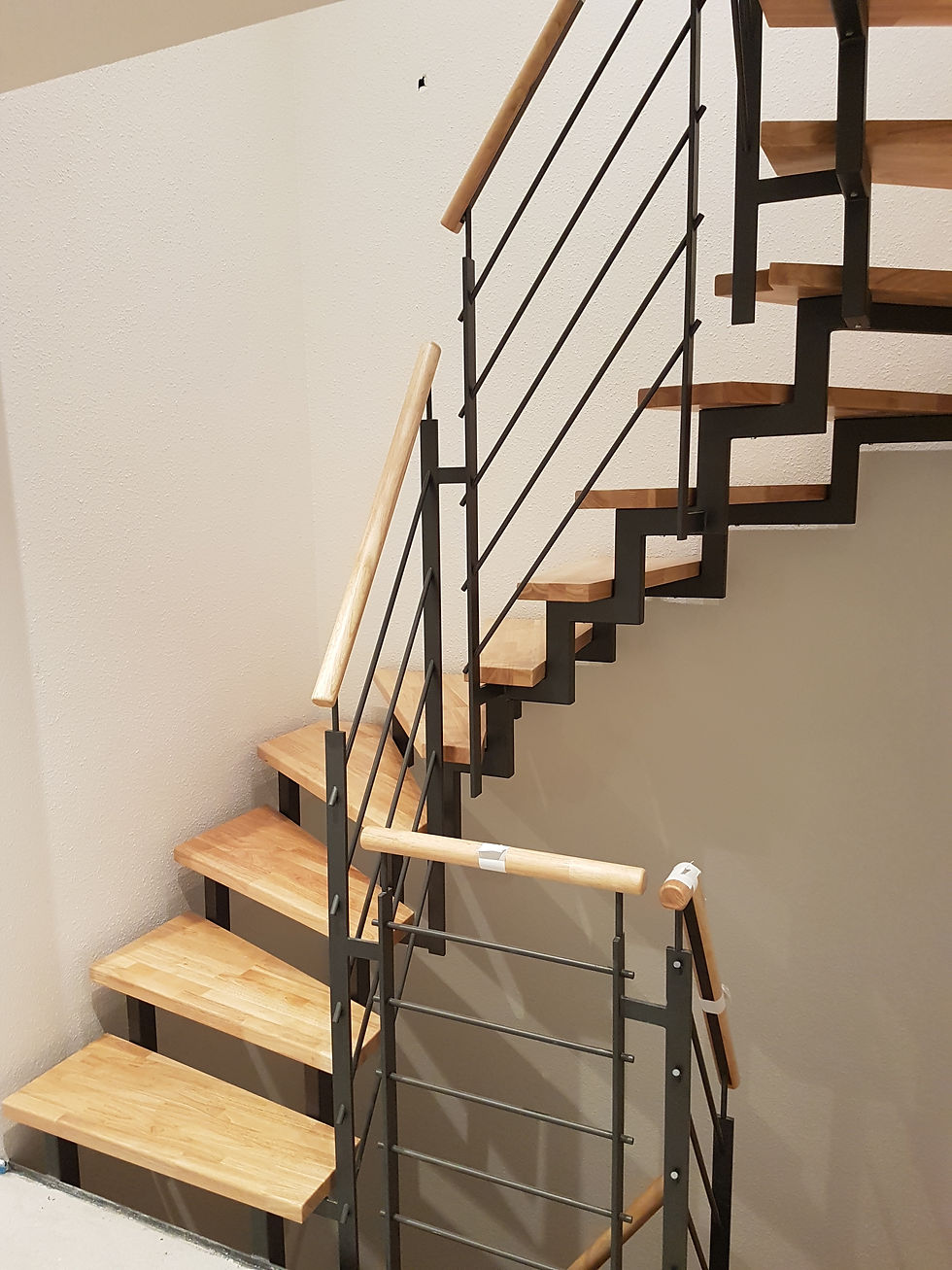 Flachstahlgeländer mit runden Stäben