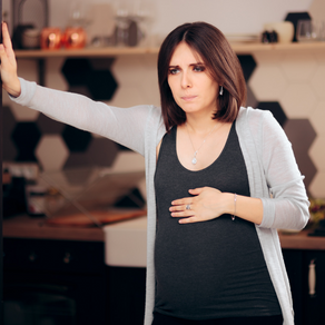 Astuces d’une naturopathe pour les désordres digestifs de la grossesse : les remontées gastriques