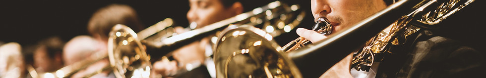 trompetistas em orquestra