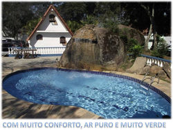 CHALÉ COM PISCINA