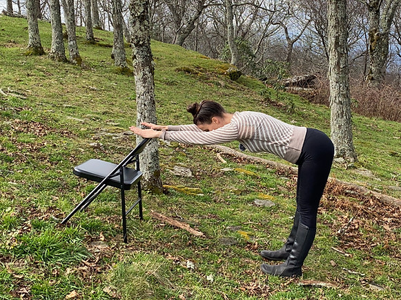 thoracic spine stretch to improve upper back mobility and stretch the entire back body