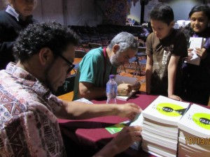 Michel Yakini na feira do livro do México
