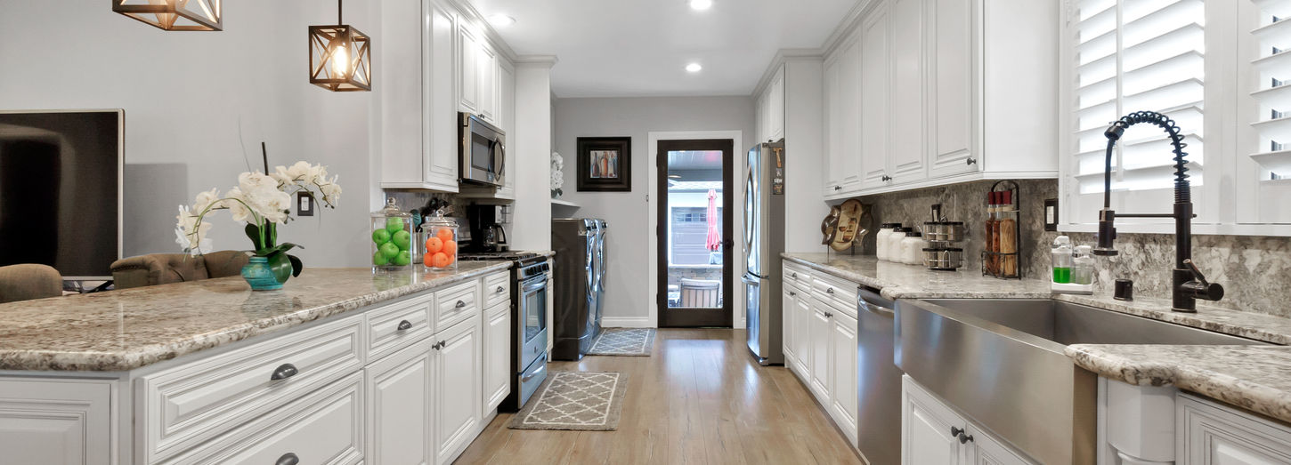 15_4334 Gondar Avenue.jpg