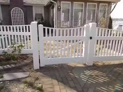 Scalloped Cape Cod Picket Gate