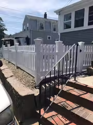 3' Vinyl Wayside picket.