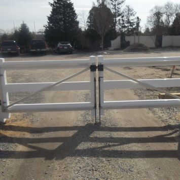 Plank 3 Rail Gate Double Drive