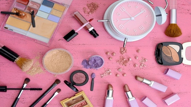 Maquillaje-fondo-rosado