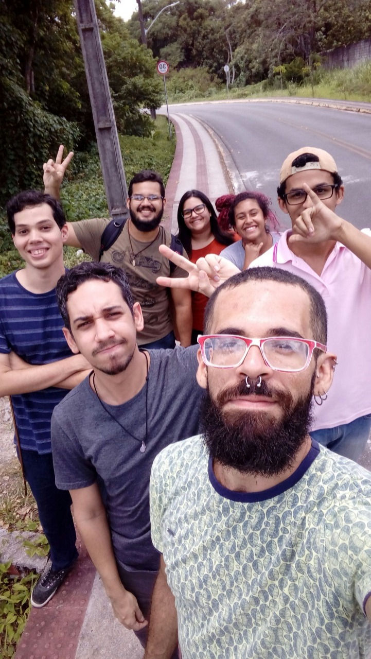 Alunos em coleta de campo