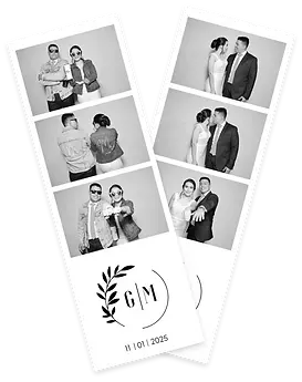 Black and white photo booth strip with couple, initials GM, and date 15. JUL | 2025