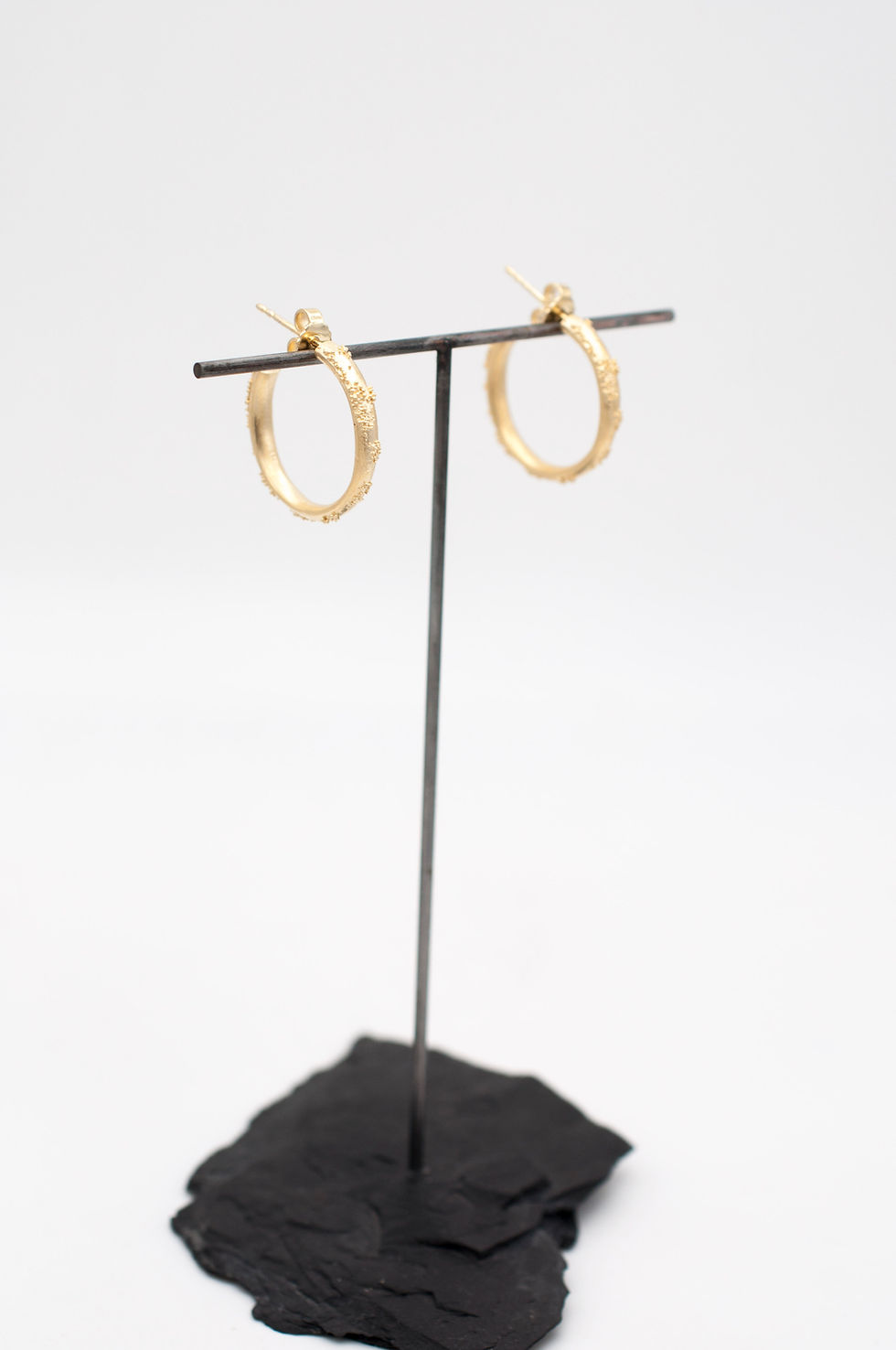 Thumbnail: Ohrringe Weltenbummler - Creole klein vergoldet