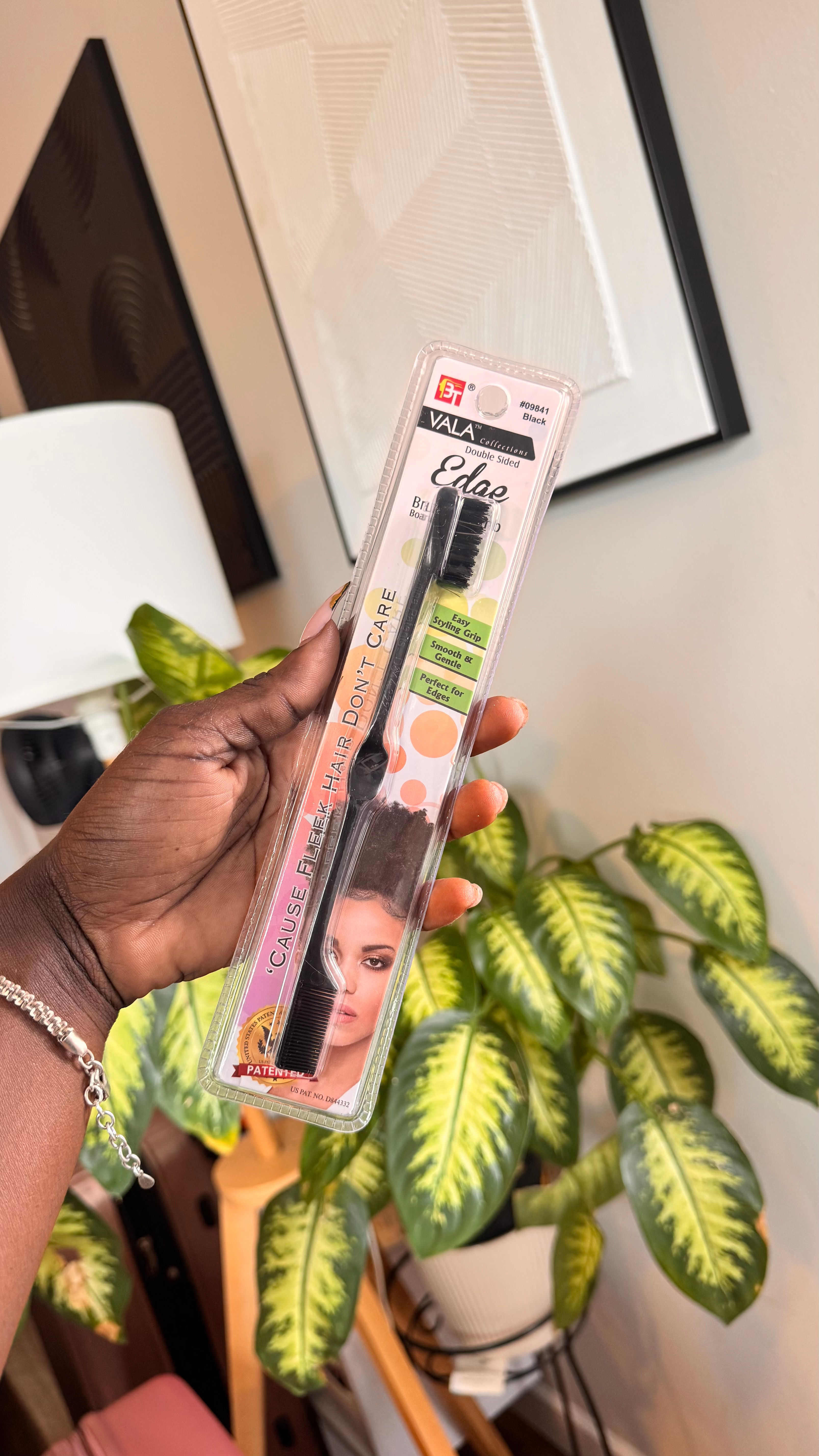 Edge brush and rattle comb (both) 