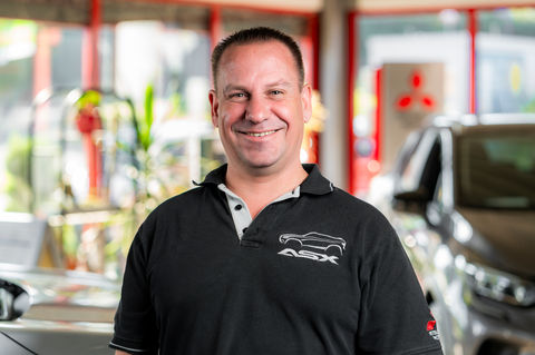 Bild des Geschäftsführers beim Fotoshooting im Unternehmen