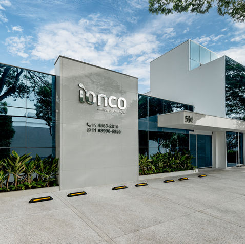 Prédio moderno do IBnCO, 501 Av. Brasil, endereço em destaque