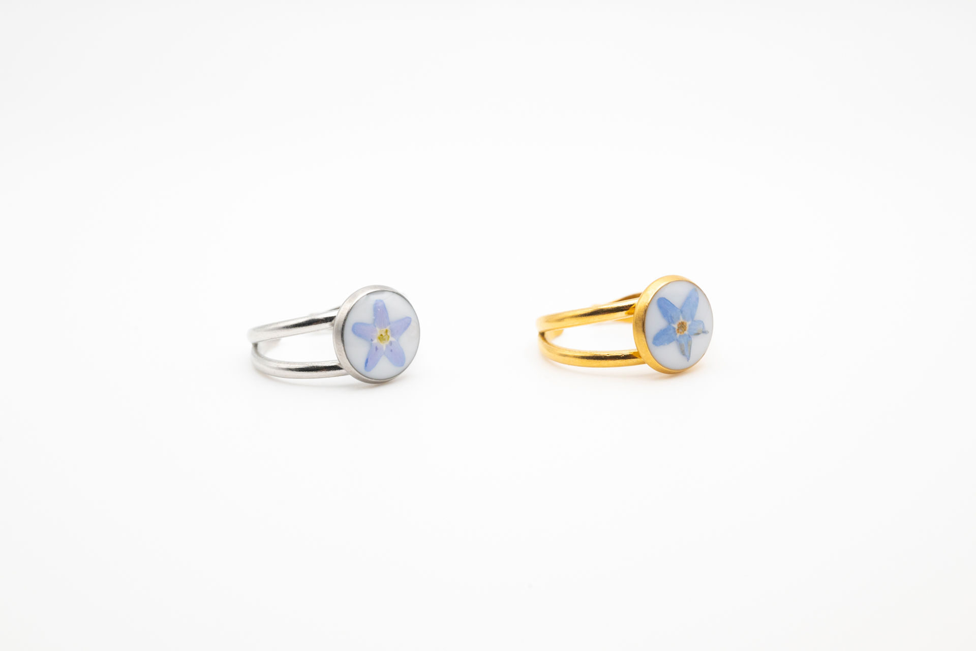 Anello regolabile con fiori di "Non ti scordar di me"