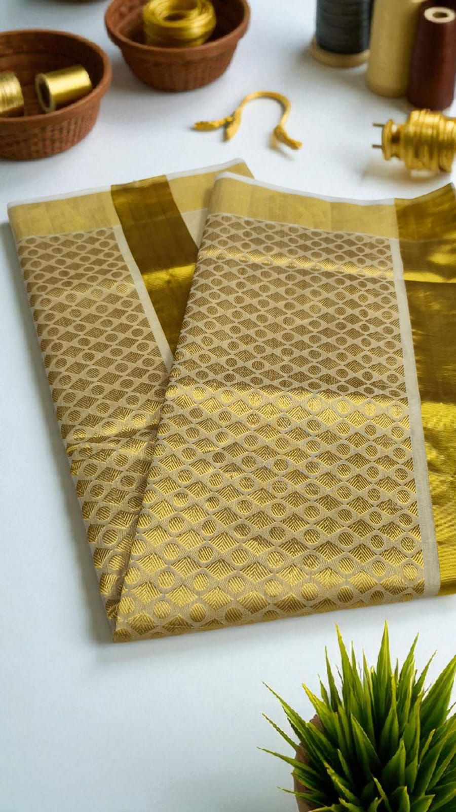 Thumbnail: handloom Kerala Saree