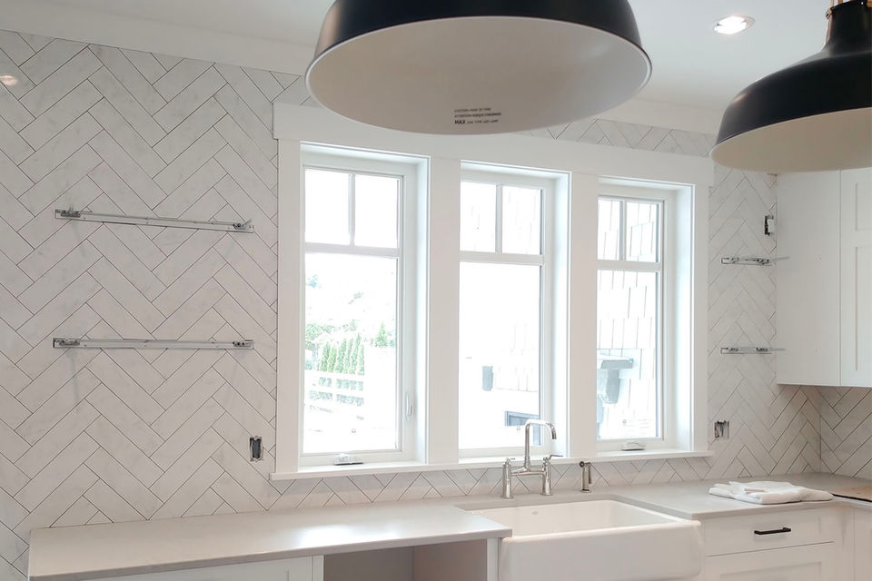 Professional Red Seal Kitchen Tile Backsplash and Floor Installers in Nanaimo, Parksville and Qualicum Beach British Columbia