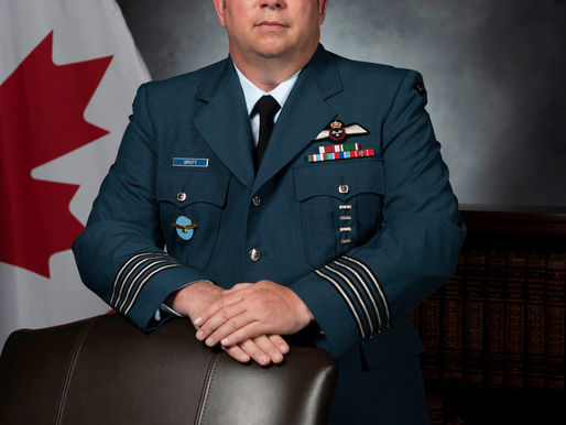 La 17e Escadre Winnipeg accueille un nouveau commandant d’escadre