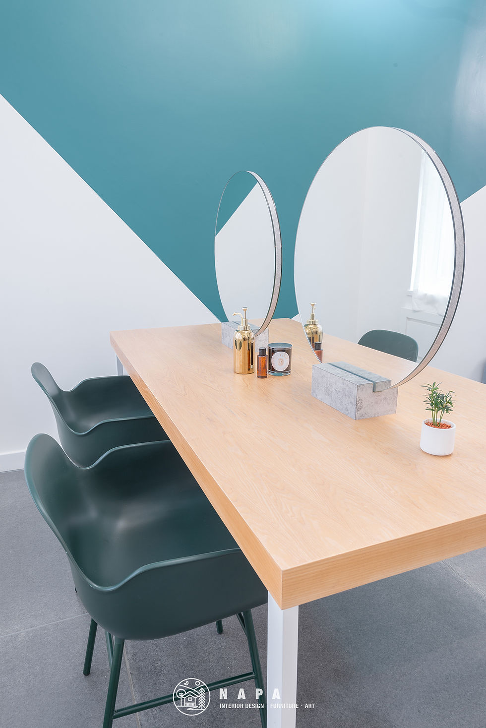 MAKEUP TABLE