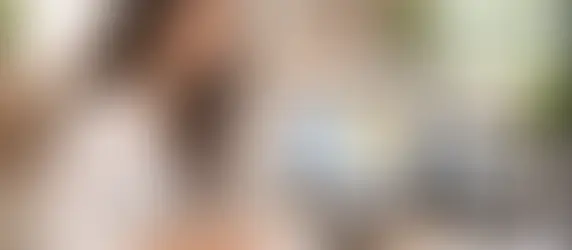 Qué es la interpretación simultánea (con ejemplos): definición, cómo funciona y cuándo usarla