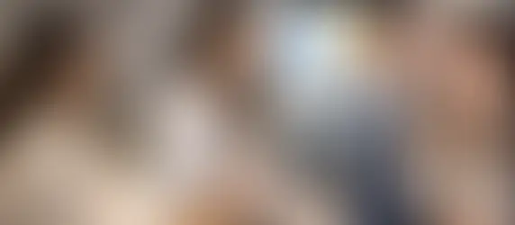 Tipos de interpretación simultánea: cabina, RSI (remota) y susurrada (chuchotage) — diferencias y cuándo usar cada una