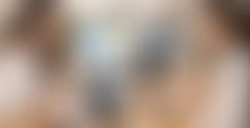 Simultánea vs consecutiva en interpretación remota: diferencias y cuándo usar cada una (guía práctica)