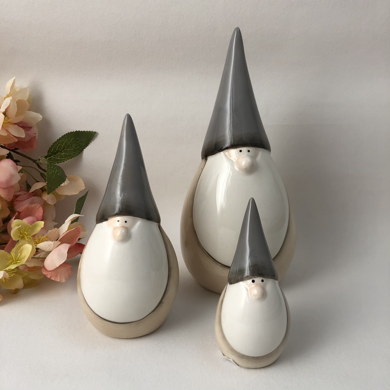 Set of 3 Round Beige & Cream Ceramic Santa's