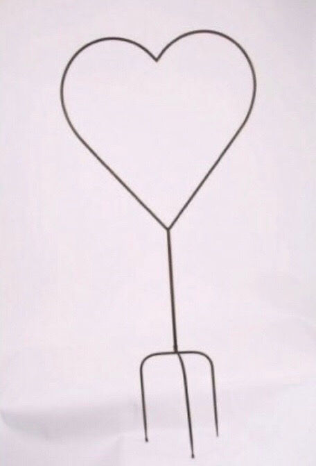Thumbnail: Medium Metal Heart Garden Stake