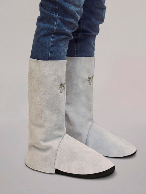 Perneira de proteção em couro