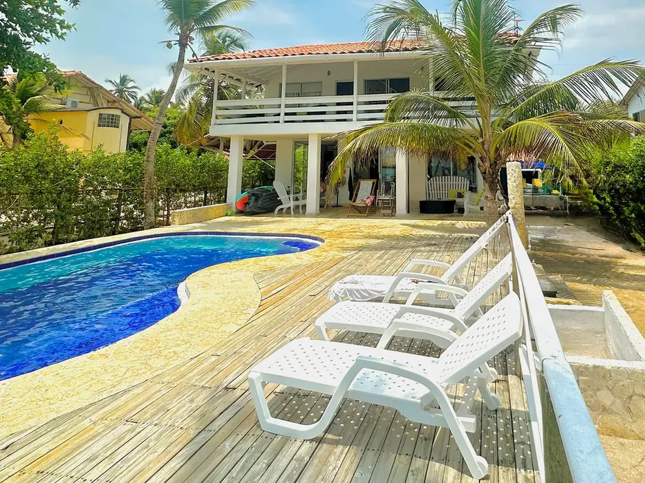 Casa privada frente al mar con piscina en Playa Blanca, San Antero