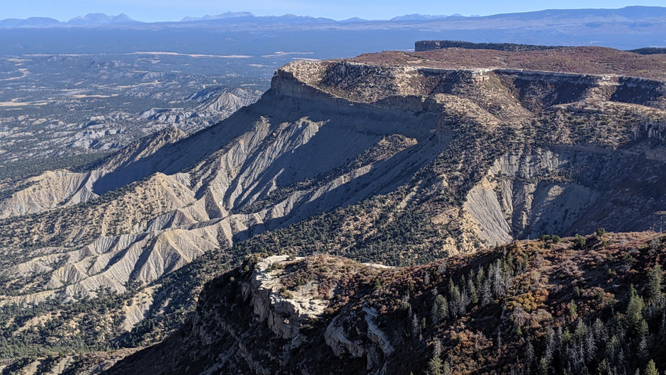 Drive to the Cliff Palace Cave Dwellings Mesa Verde-CO