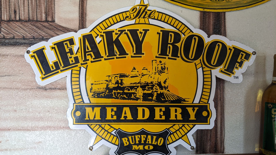 Short Visit with Dennis's Step brother and Wife. Stayed at the Leaky Roof Meadery!