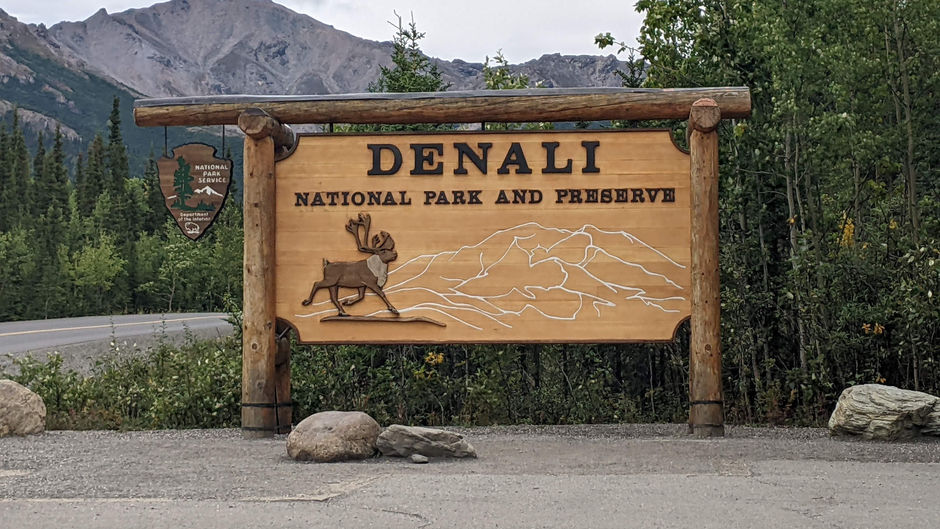 Tundra Wilderness Tour-Denali-AK