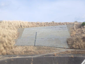 令和３年度静岡空港空港周辺施設維持管理事業工事（Ｙ２調節池法面工）