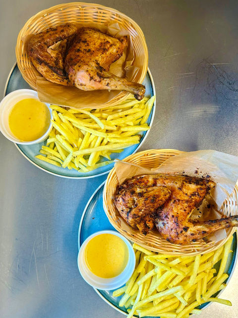 Heirihütte, Alpwirtschaft Rigi, Wandern, Urlaub, Schweizer Berge, Yoga, Auszeit, Poulet im Körbli, Poulet, Hähnchen, Pommes, Klassisches Gericht