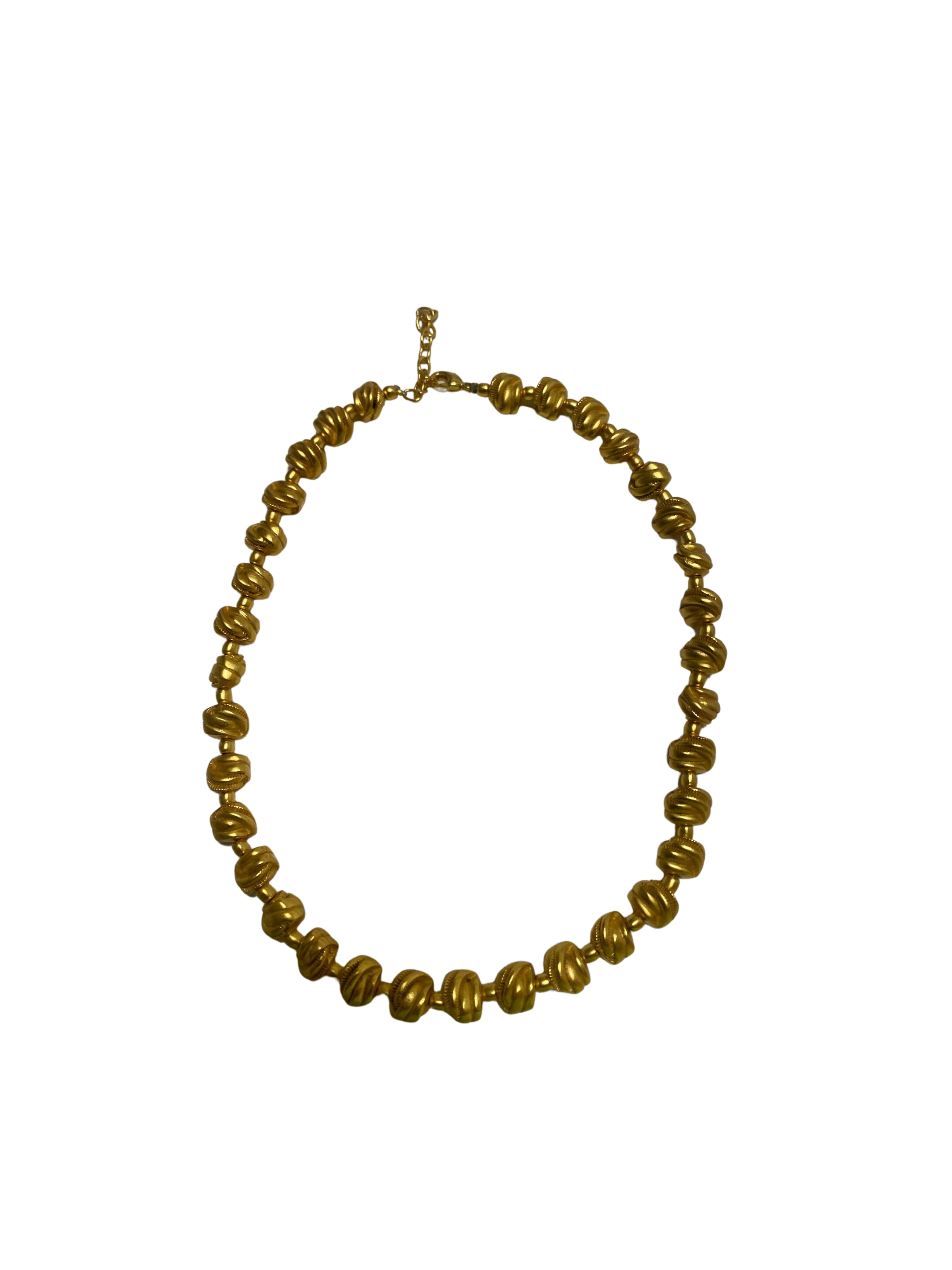 Armbänder und Ohrringe