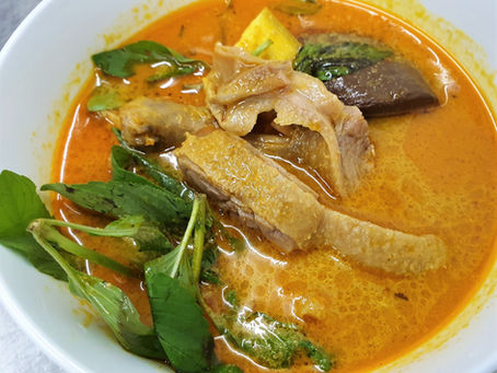 Traditional Vietnamese Recipe - Bún cà ri vịt (Duck curry with rice noodles)