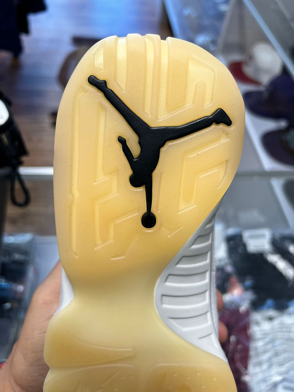 Thumbnail: Jordan 9 “City of Love” sz 9 Preowned