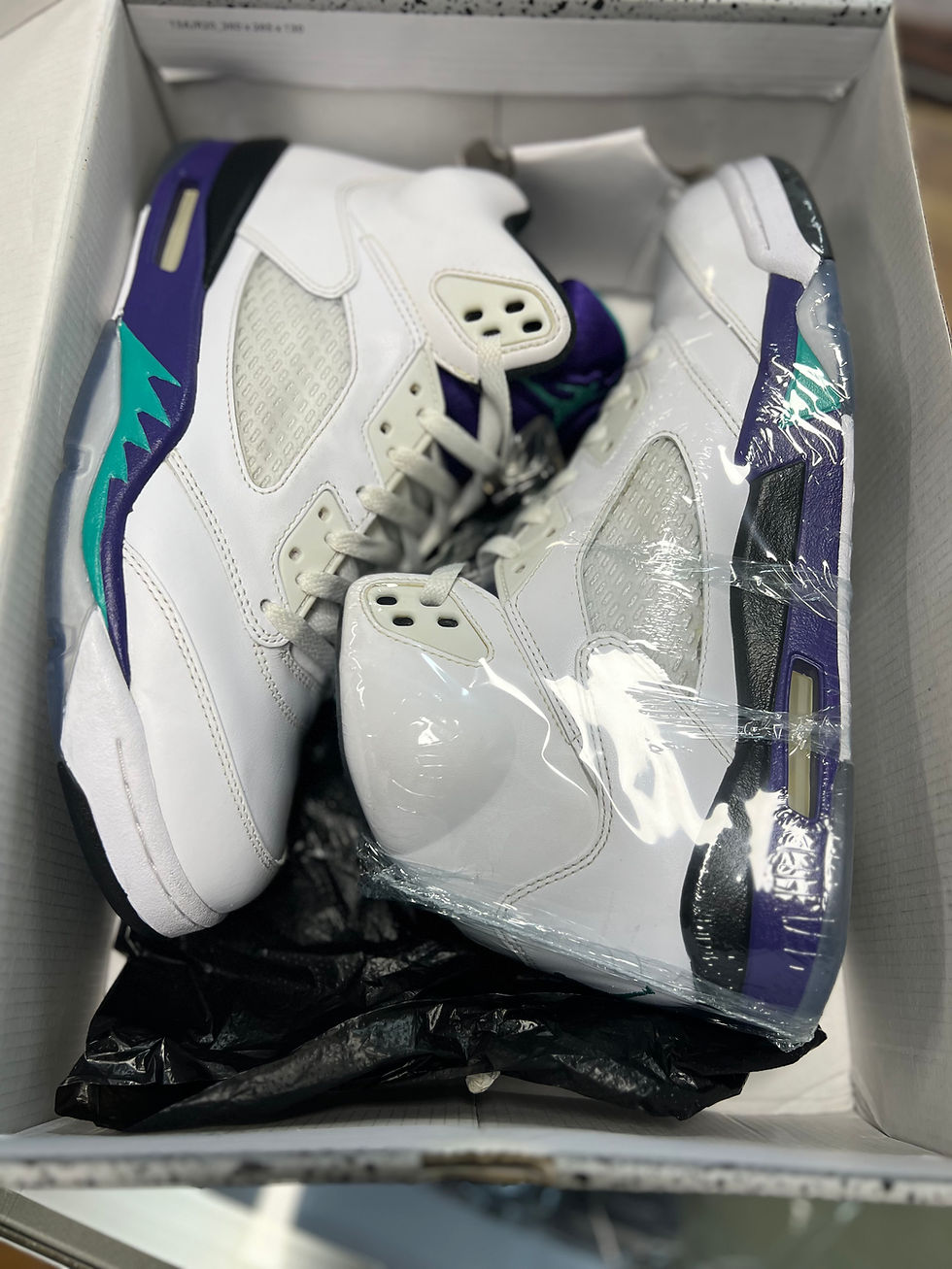 Thumbnail: 2013 Jordan 5 “White Grape” Preowned sz 10.5