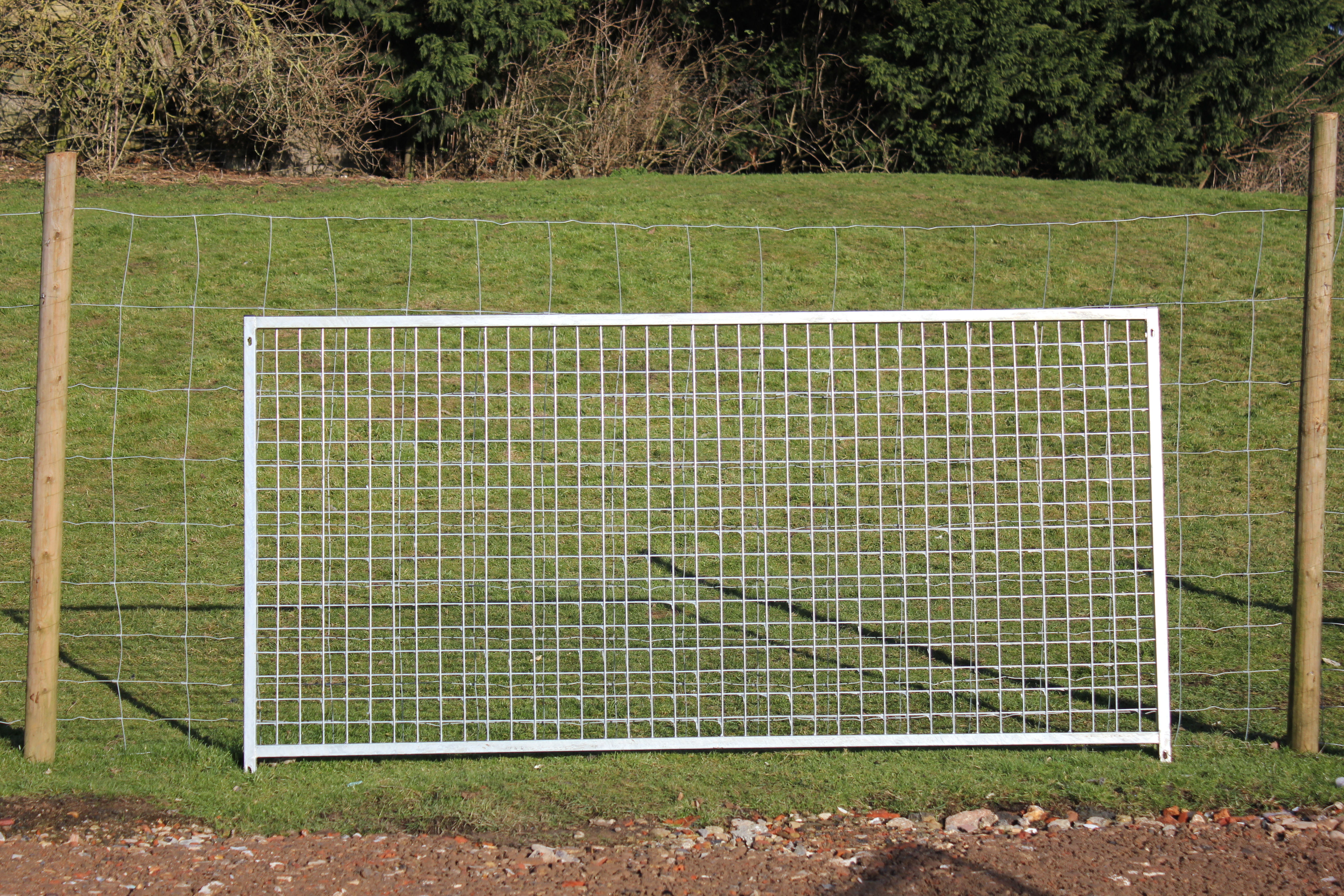 Galvanised Mesh Puppy Panels