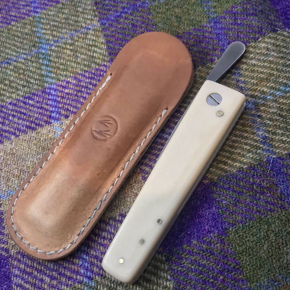 Thumbnail: Crowsfoot 3" Friction Folder #266