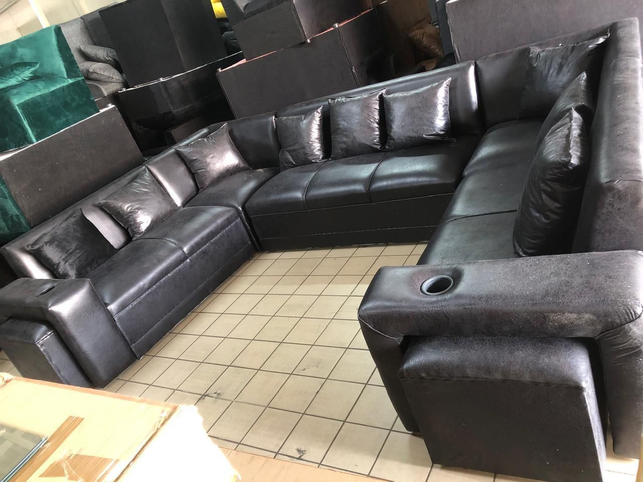 The Obsidian Grand U-Shape Sectional