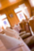 Innenaufnahme des Restaurants im Gasthaus Zur Erholung mit gedeckten Tischen und einladender Atmosphäre.