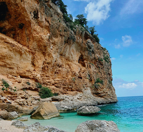 Sardegna Water and Rocks.JPG