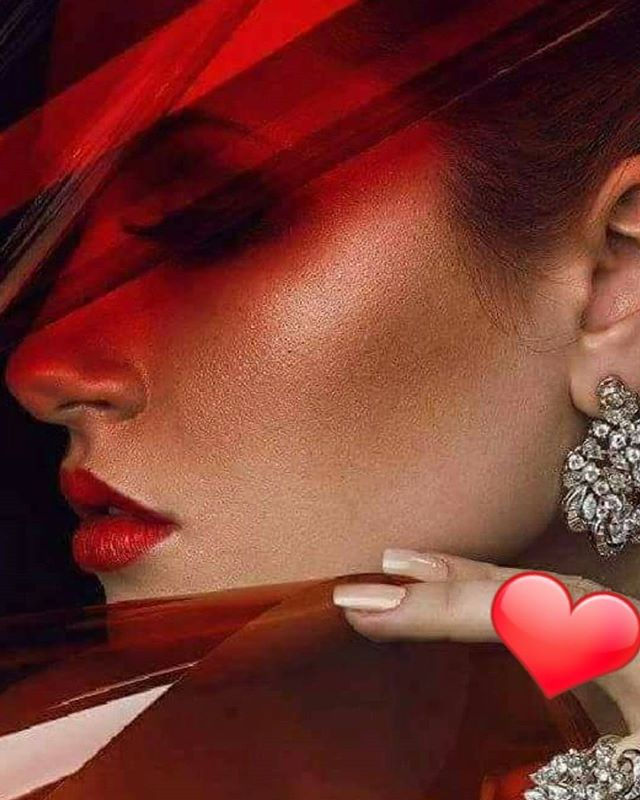 Kontur kozmetiklerinin kullanımı, doğru hatlara çalışıldığında, kusurlarınızı kapatırken, güzelliğin