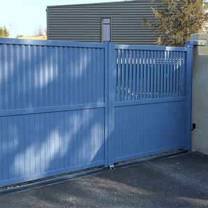 Portail Persienne en pvc, acier ou aluminium - Chatauret Fabricant installateur de Portails - Bordeaux Montussan, Arcachon Biganos, La Brede